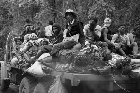 Thousands of Kachin IDPs were fleeing Nam Lim Pa, Mansi township as government troops have intruded into their village and IDPs on November 16. Subsequently heavy fighting between KIA and government troops broke out around 7am on November 17. (Photo © Lee Yu Kyung 2013)