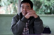 카친독립군 (KIA) 부사령관 군모 소장 (Maj-Gen. Sulmut Gun Maw)은  단순히 휴전협정에  사인만 하는 게 아니라  정치 협상을  병행하길 원한다.  정치적 의제와  향후  소수민족의  자치를  보장할  내용이  없는  협정문에는  사인하지  않을 거라는 게 그가 말하는 KIO입장이다. (Photo © Lee Yu Kyung 2013) 
