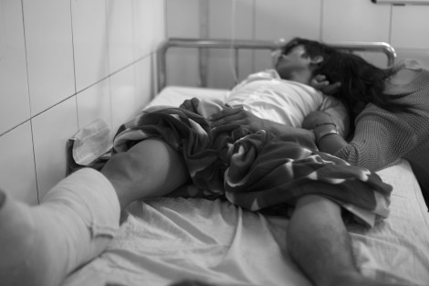 1월 3일 카나디아 공단 부근에서 발생한 헌병의 유혈진압으로 부상입은 노동자가 병원에 누워있다. (Photo © Lee Yu Kyung 2014)