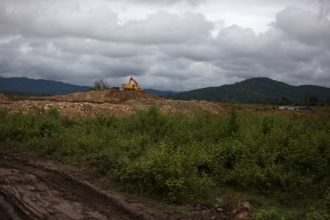 Gold mining site near Laiza, the rebel’s capital in Kachin state. Abundant natural resources such as gold, timber and jade in Kachin state have been exploited mostly by Chinese companies. Both Burmese government and KIO are beneficiary of the natural resources, which is significant portion of financial source of the war. It is also argued that the control over natural resources is partly attributed to the ongoing war. (Photo  © Lee Yu Kyung)