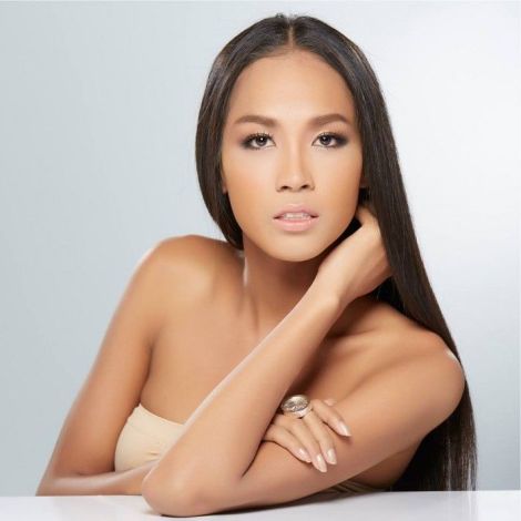 6월 말 치러진 ‘미스 타일랜드 2014’에서 1등으로 뽑힌 매야는 ‘미인대회 최초의 구릿빛 피부 수상자’라는 타이틀을 얻었다.