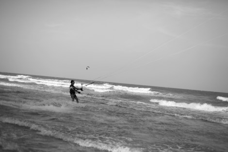 Man, Wave, Hua Hin, Thailand (© Lee Yu Kyung 2014) 