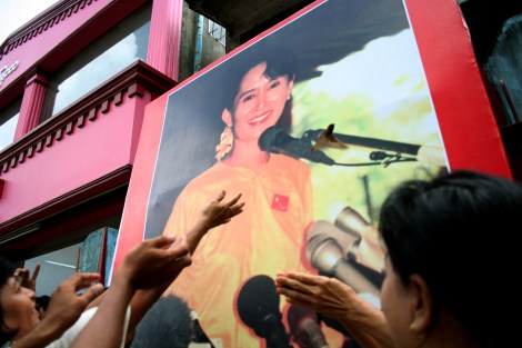 The members of NLD, the only legal opposition party during the military dictatorship in Burma were celebrating Aung San Suu Kyi's birthday 7 years ago in 2008. Suu Kyi was in house arrest at that time. (© Lee Yu Kyung 2008)   