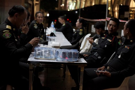 City police in Bangkok near the deadly blast scene. (© Lee Yu Kyung)